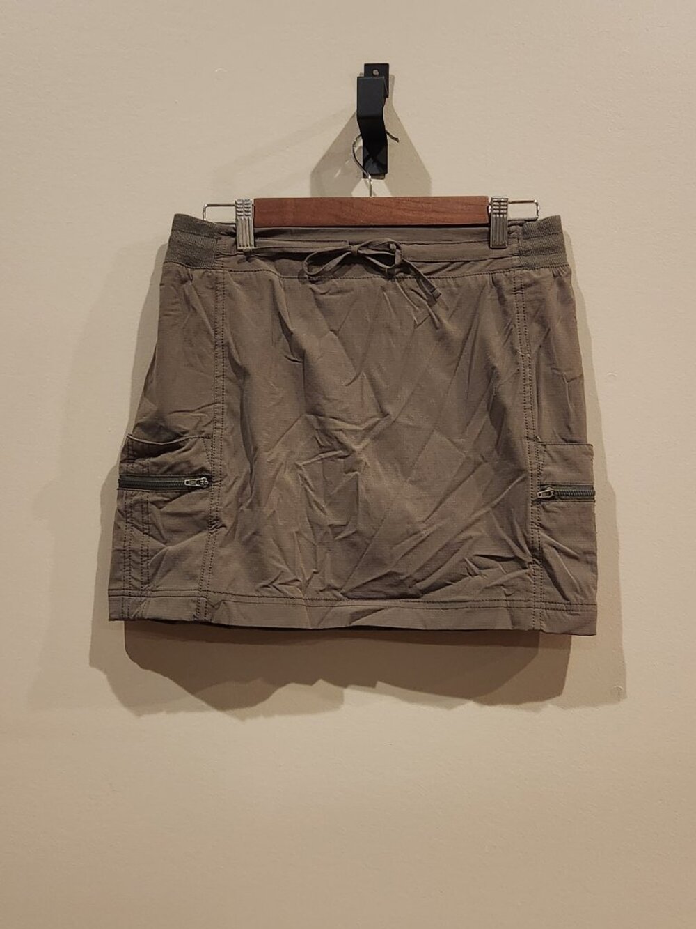 Tangerine Women's Cargo Skort Taupe Gray Size Medium Drawstring